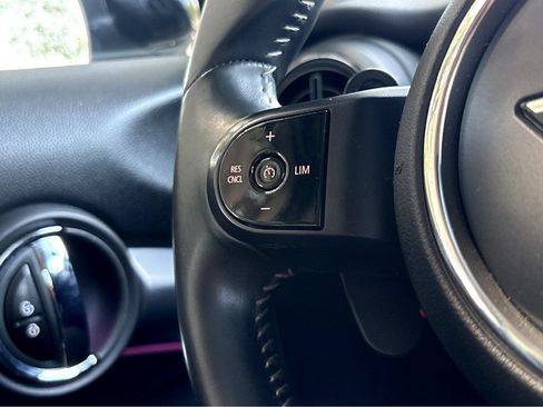 Used 2023 MINI Cooper S FWD image 17