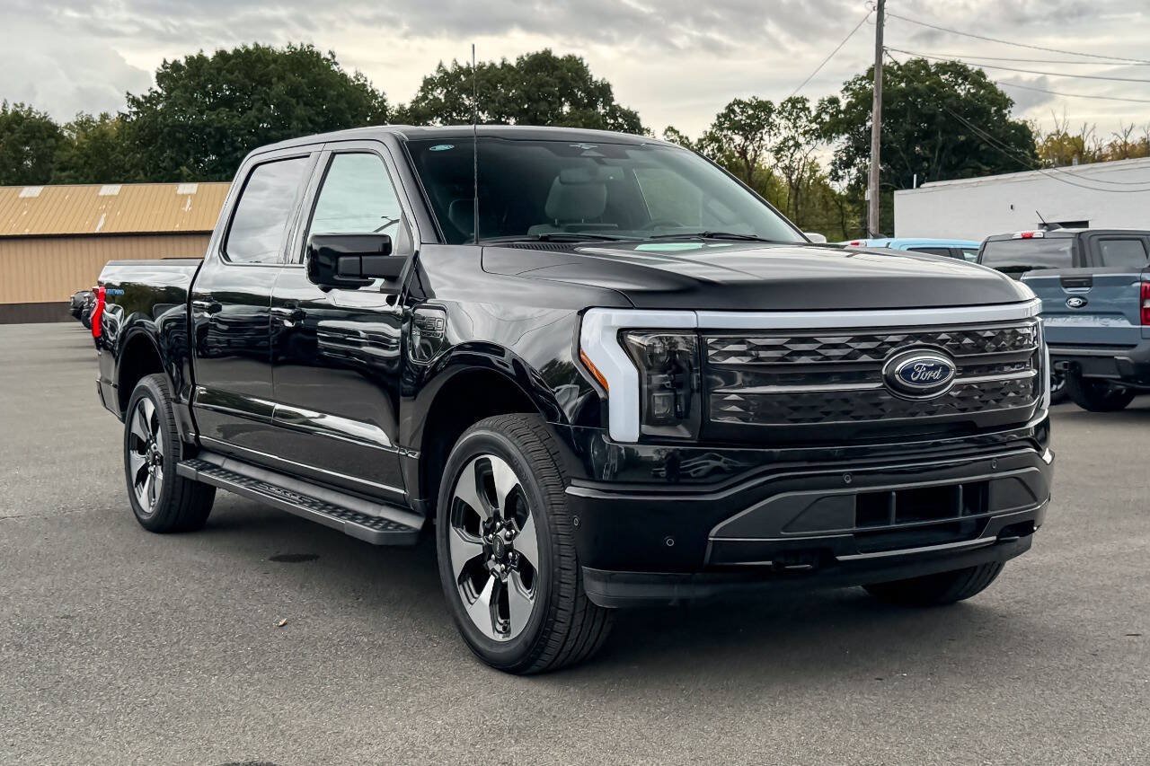 Used 2023 Ford F150 Lightning Platinum AWD/4WD image 1