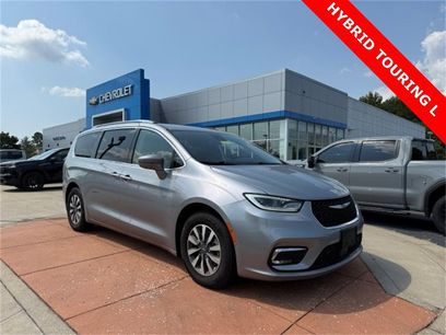 Used 2021 Chrysler Pacifica Touring-L
