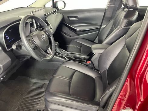Used 2022 Toyota Corolla XLE FWD image 2