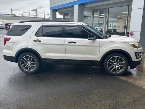Used 2017 Ford Explorer Sport w/ Equipment Group 401A image 3