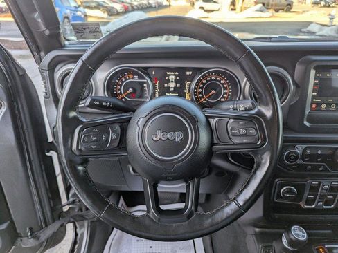 Used 2022 Jeep Gladiator Willys image 20