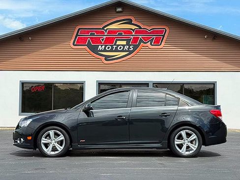 Used 2014 Chevrolet Cruze LT w/ RS Package FWD image 5