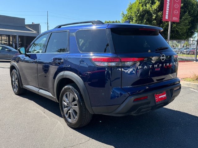 Used 2025 Nissan Pathfinder SV FWD image 5