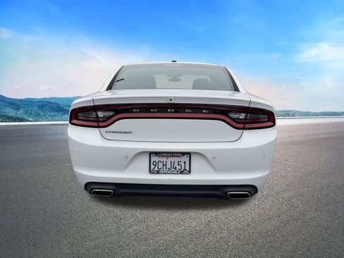 Certified 2022 Dodge Charger SXT image 9