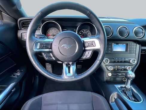Used 2020 Ford Mustang Coupe RWD image 5