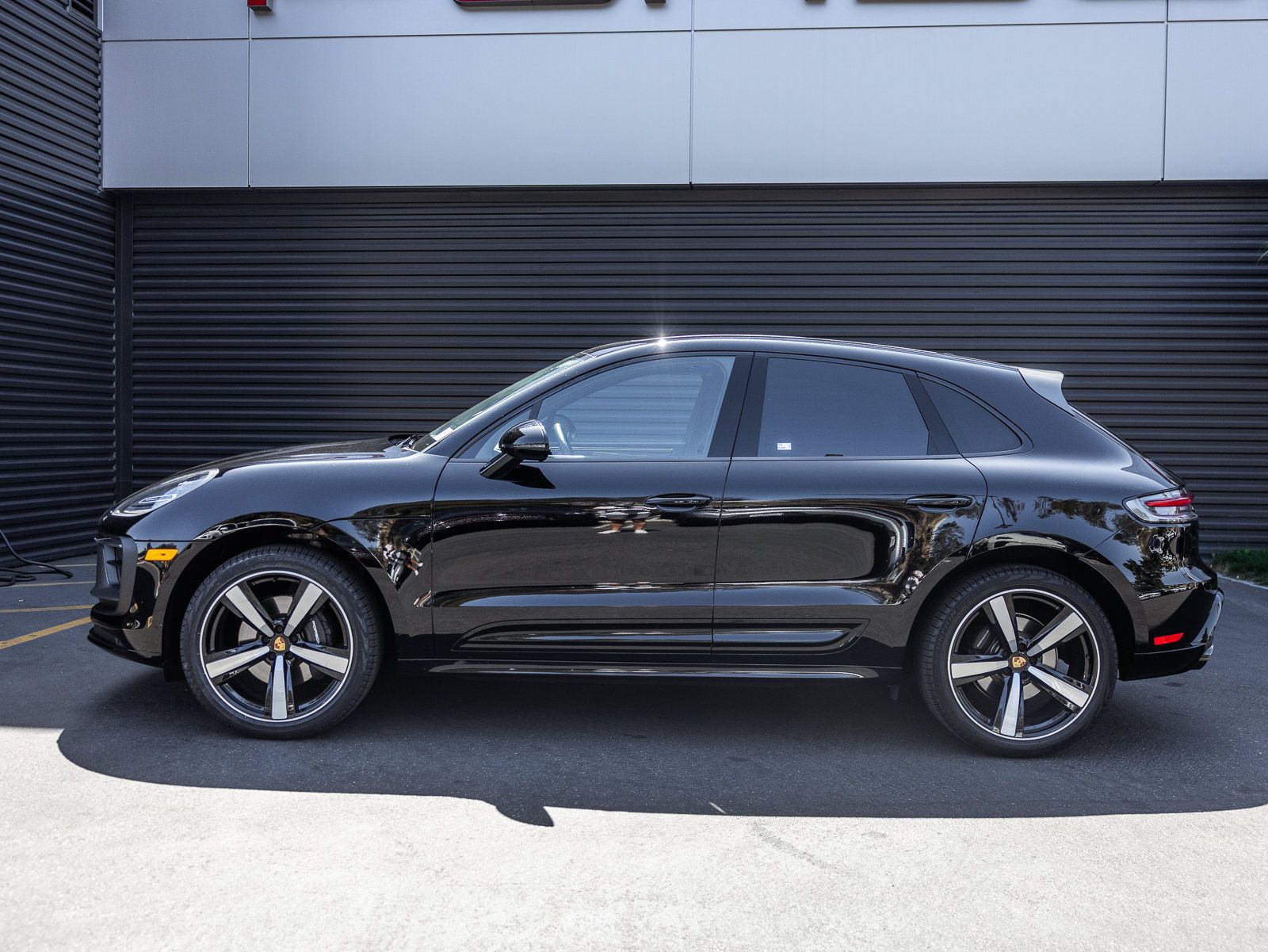 Certified 2026 Porsche Macan Turbo AWD/4WD image 2