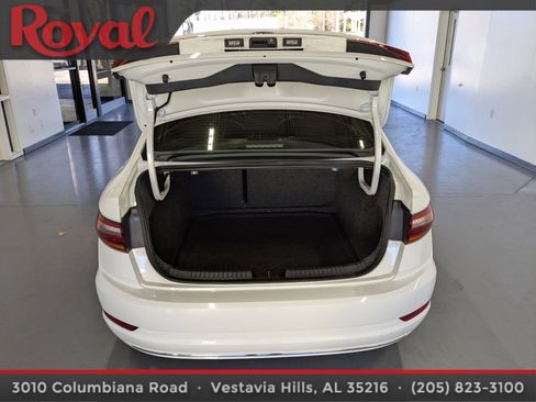 Used 2019 Volkswagen Jetta SE image 11