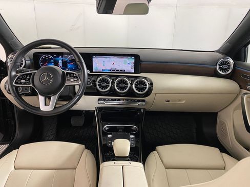 Used 2022 Mercedes-Benz A 220 4MATIC image 16