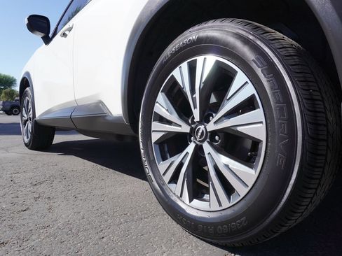 Certified 2023 Nissan Rogue SV FWD image 6
