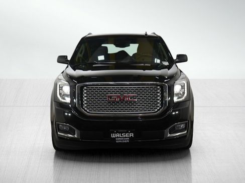 Used 2017 GMC Yukon Denali image 9