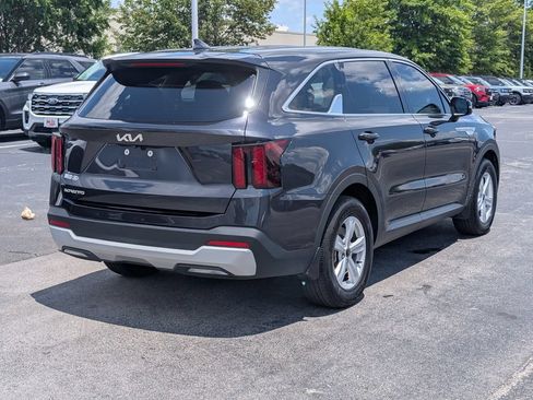 Used 2025 Kia Sorento LX FWD image 6