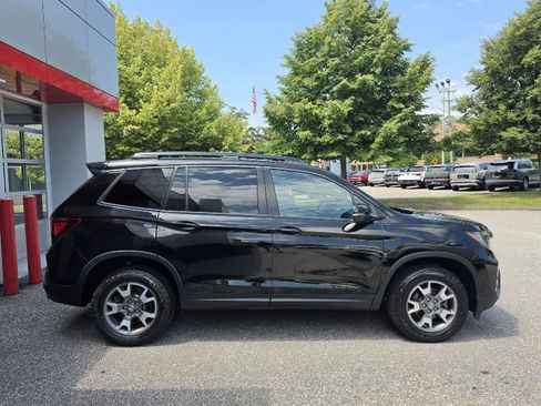 Used 2023 Honda Passport TrailSport image 2