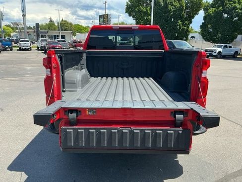 Used 2024 Chevrolet Silverado 1500 LT Trail Boss w/ LT Trail Boss Premium Package AWD/4WD image 7