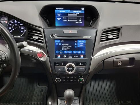 Used 2020 Acura ILX w/ Premium Package image 17