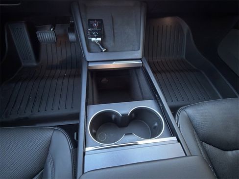 Used 2025 Tesla Model 3 Long Range image 18