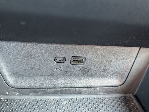 Used 2025 Chevrolet Equinox LT w/ Convenience Package II image 24