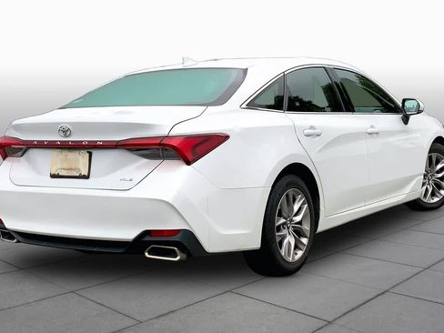Used 2019 Toyota Avalon XLE w/ Moonroof Package FWD image 13