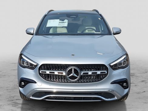 Certified 2025 Mercedes-Benz GLA 250 image 2