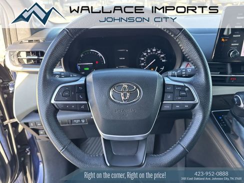 Used 2021 Toyota Sienna XLE w/ XLE Plus Package image 30