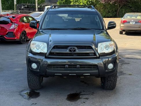 Used 2006 Toyota 4Runner Limited AWD/4WD image 2