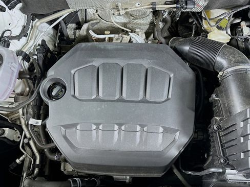 Used 2025 Volkswagen Atlas Cross Sport SE image 32