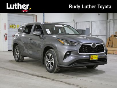 Used 2024 Toyota Highlander XLE