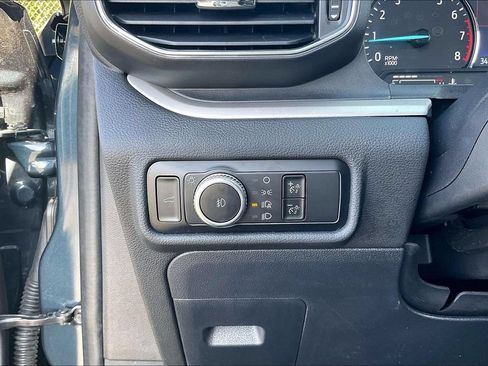 Used 2023 Ford Explorer XLT w/ Equipment Group 202A RWD image 37