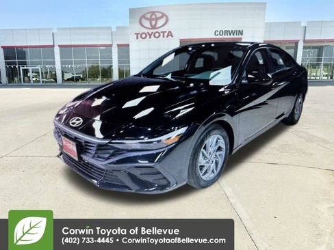 Used 2024 Hyundai Elantra SEL image 26