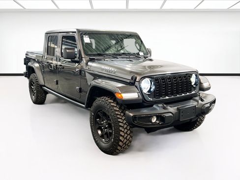Used 2024 Jeep Gladiator Sport image 3