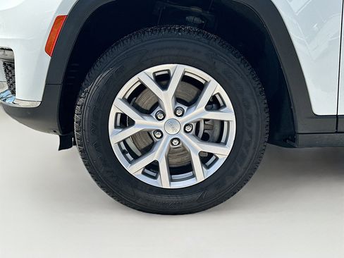 Used 2022 Jeep Grand Cherokee L Limited RWD image 29