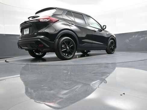 Used 2023 Nissan Kicks SV image 29