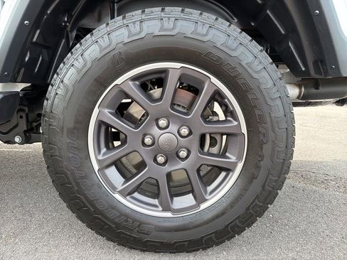 Used 2021 Jeep Gladiator Overland w/ Popular Equipment Package image 13