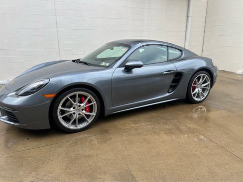 Used 2025 Porsche 718 Cayman S image 2