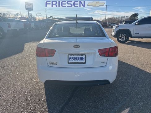 Used 2010 Kia Forte EX image 4