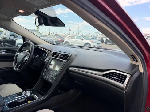 Used 2019 Ford Fusion SE w/ Equipment Group 151A FWD image 25