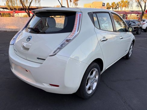 Used 2011 Nissan Leaf SL image 8