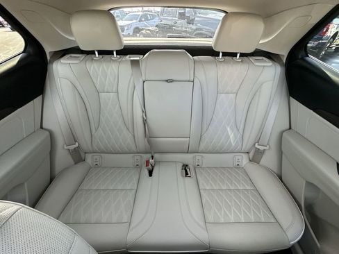 Used 2023 Buick Envision Avenir image 23