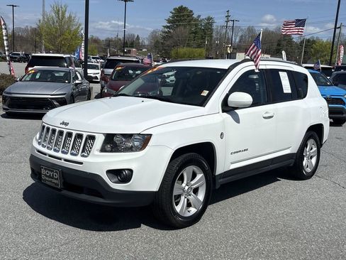 Used 2017 Jeep Compass Latitude image 5