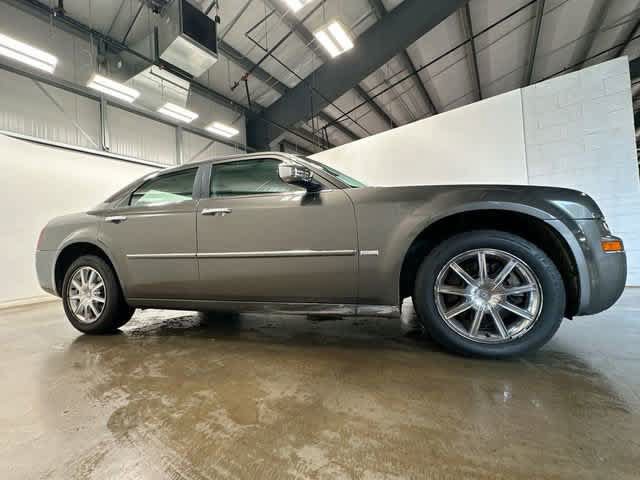 Used 2010 Chrysler 300 Touring AWD/4WD image 3