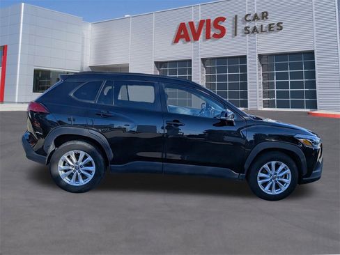 Used 2023 Toyota Corolla Cross LE image 5