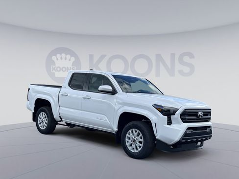 New 2025 Toyota Tacoma SR5 image 5