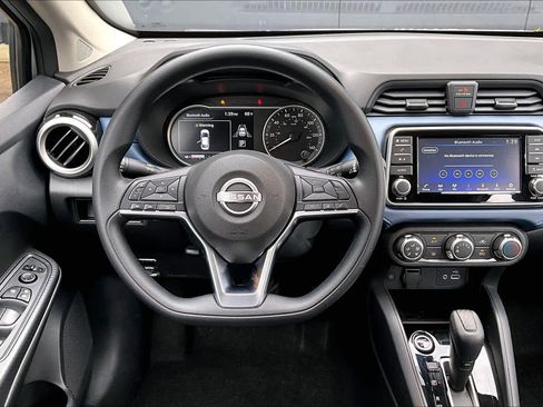 Certified 2025 Nissan Versa SV w/ Trunk Package image 5