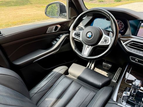 Used 2021 BMW X7 M50i AWD/4WD image 27