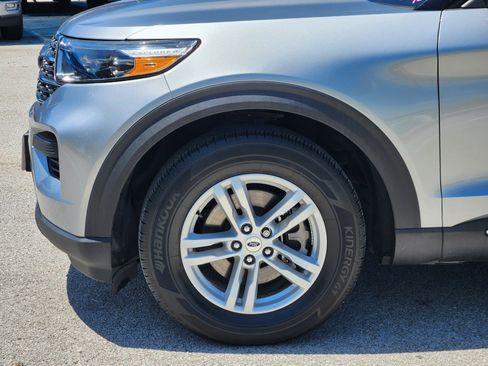 Used 2024 Ford Explorer XLT RWD image 25