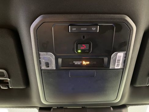 Certified 2025 Toyota Tacoma SR5 AWD/4WD image 29