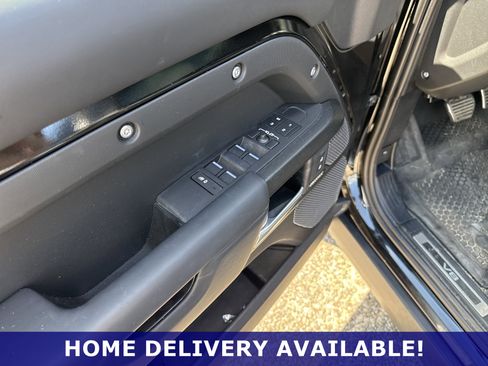 Used 2024 Land Rover Defender 110 V8 image 29
