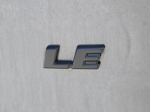 Used 2022 Toyota RAV4 LE FWD image 15