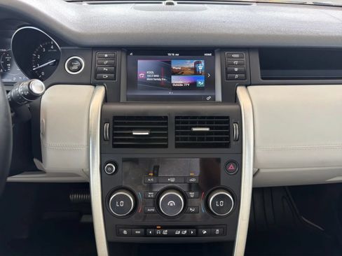 Used 2019 Land Rover Discovery Sport HSE AWD/4WD image 15
