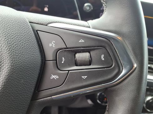 Used 2025 Chevrolet Trax ACTIV FWD image 21